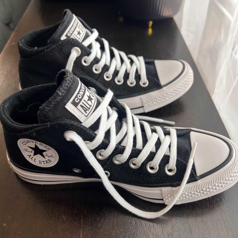 Converse Black and White Low Top Sneakers - Picture 2 of 7